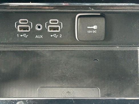 Used 2023 Jeep Grand Cherokee Altitude image 24