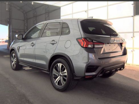 Used 2021 Mitsubishi Outlander Sport SE AWD/4WD image 3