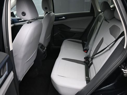 Used 2024 Volkswagen Taos SE image 13