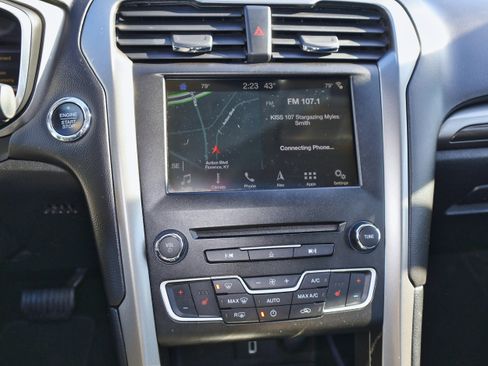 Used 2018 Ford Fusion SE w/ Equipment Group 602A image 17