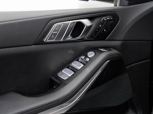 Used 2022 BMW X7 xDrive40i w/ Premium Package image 7