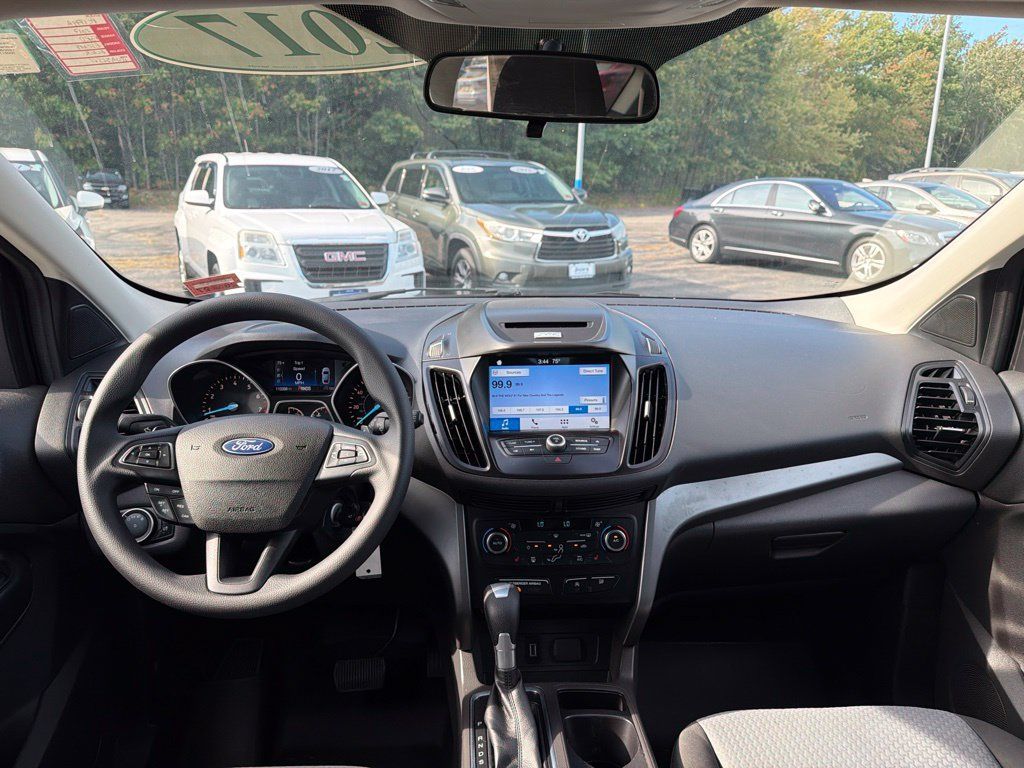 Used 2017 Ford Escape SE w/ Equipment Group 201A AWD/4WD image 10