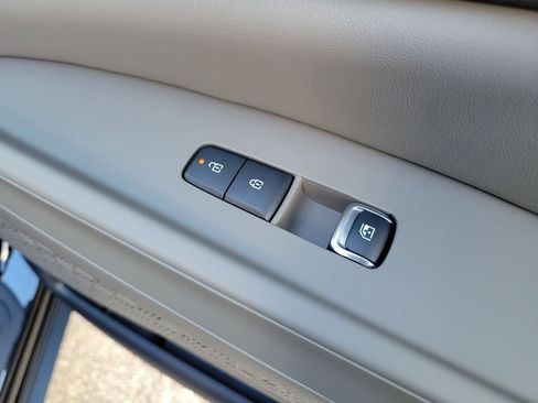 New 2026 Kia Carnival EX FWD image 11