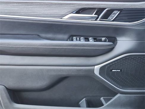 Used 2024 Jeep Wagoneer L Series II w/ Flexible Seating Group image 21