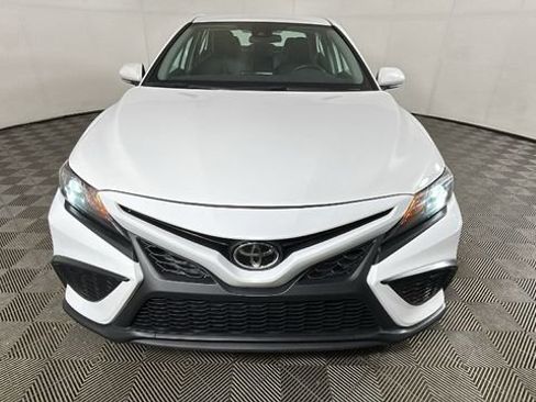Used 2024 Toyota Camry SE FWD image 8