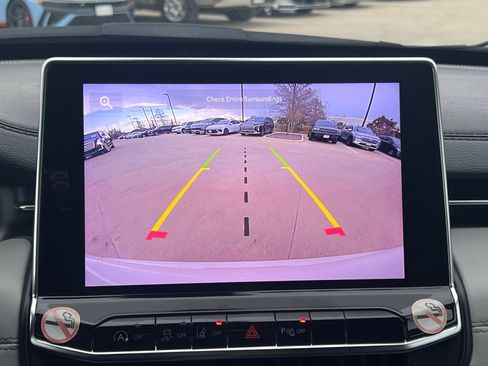 Used 2023 Jeep Compass Limited image 30