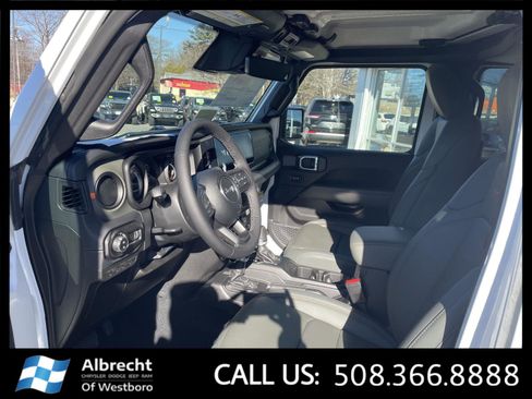 New 2026 Jeep Gladiator Mojave w/ Safety Group AWD/4WD image 9