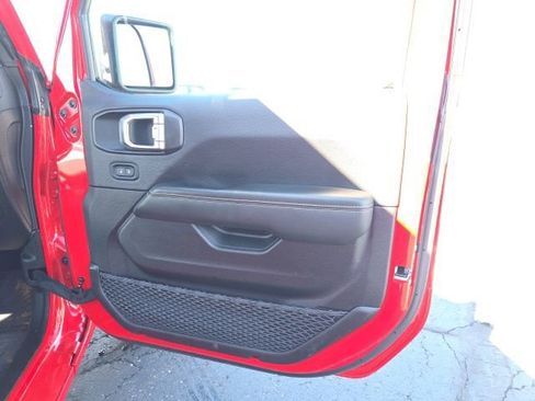 Used 2025 Jeep Wrangler Unlimited Sahara w/ Safety Group image 32