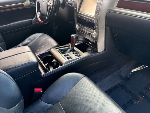 Used 2017 Lexus GX 460 Luxury w/ Preferred Accessory Package image 32