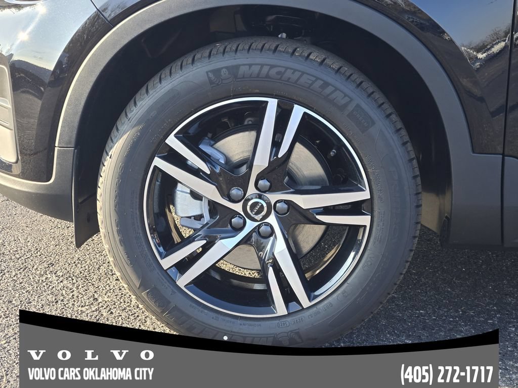 Used 2026 Volvo XC40 B4 Core w/ Protection Package Premier FWD image 11