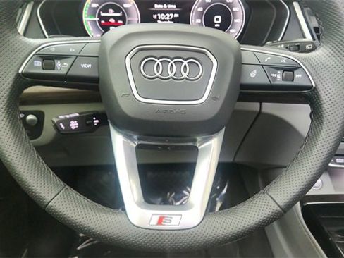 Used 2024 Audi Q5 e Prestige w/ Prestige Package image 44