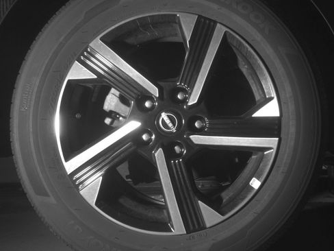 Used 2025 Nissan Sentra SV FWD image 18