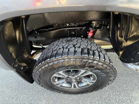 Used 2018 Toyota Tacoma TRD Sport image 36