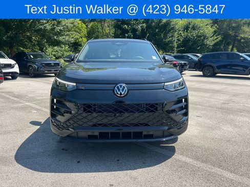 Certified 2025 Volkswagen Tiguan SE R-Line AWD/4WD image 2