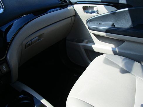 Used 2018 Honda Pilot Touring image 15