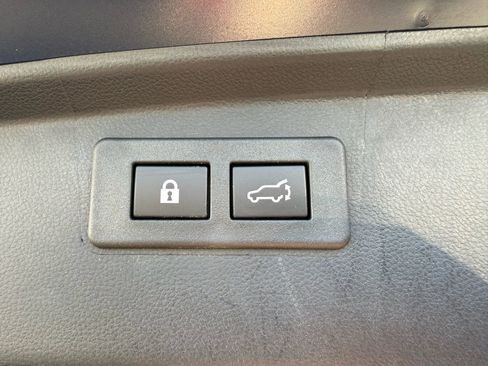 Used 2025 Subaru Outback Premium w/ Popular Package #1A AWD/4WD image 29
