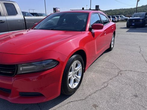 Used 2019 Dodge Charger SXT image 5