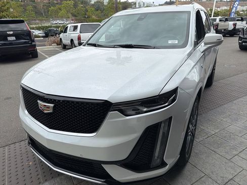 Certified 2024 Cadillac XT6 Sport AWD/4WD image 2