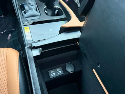 Certified 2024 Lexus ES 350 w/ Premium Package image 18