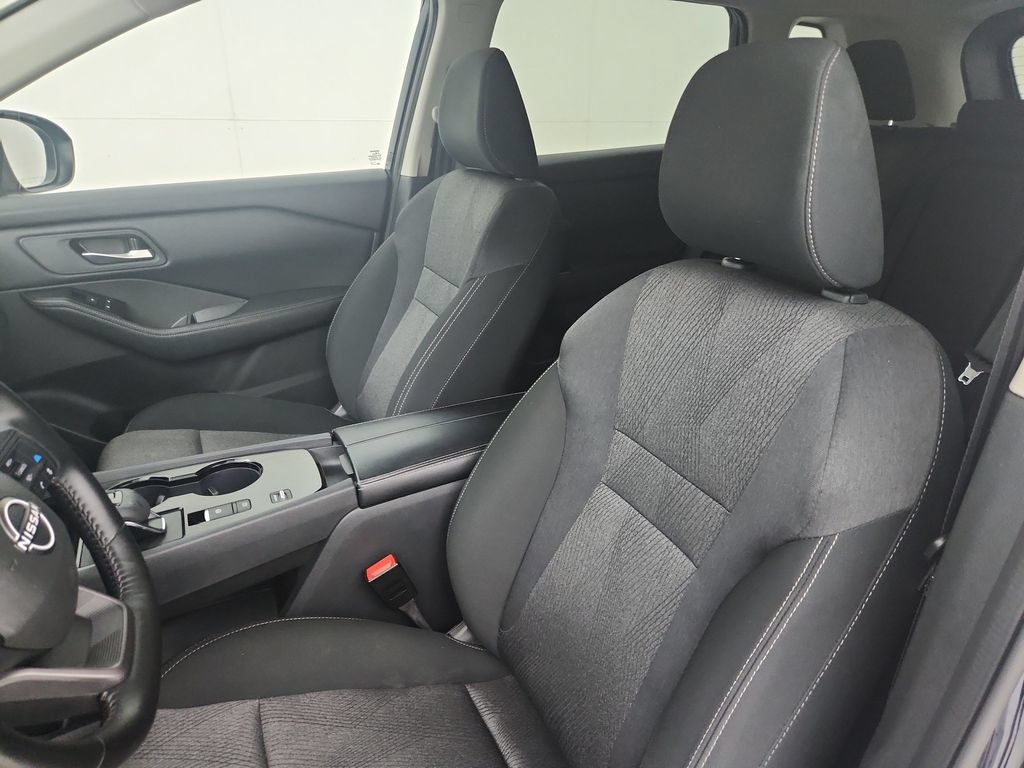 Used 2025 Nissan Rogue SV FWD image 19