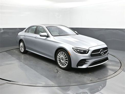 Used 2022 Mercedes-Benz E 350 Sedan image 22