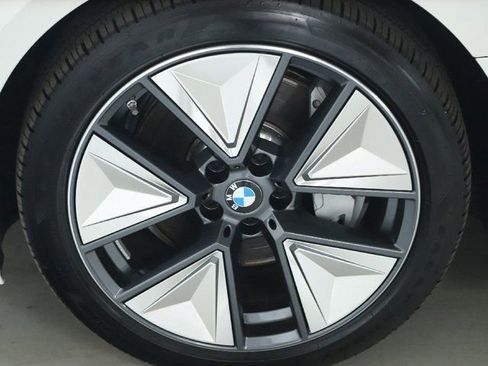 Used 2025 BMW i4 xDrive40i w/ Parking Assistance Package image 38