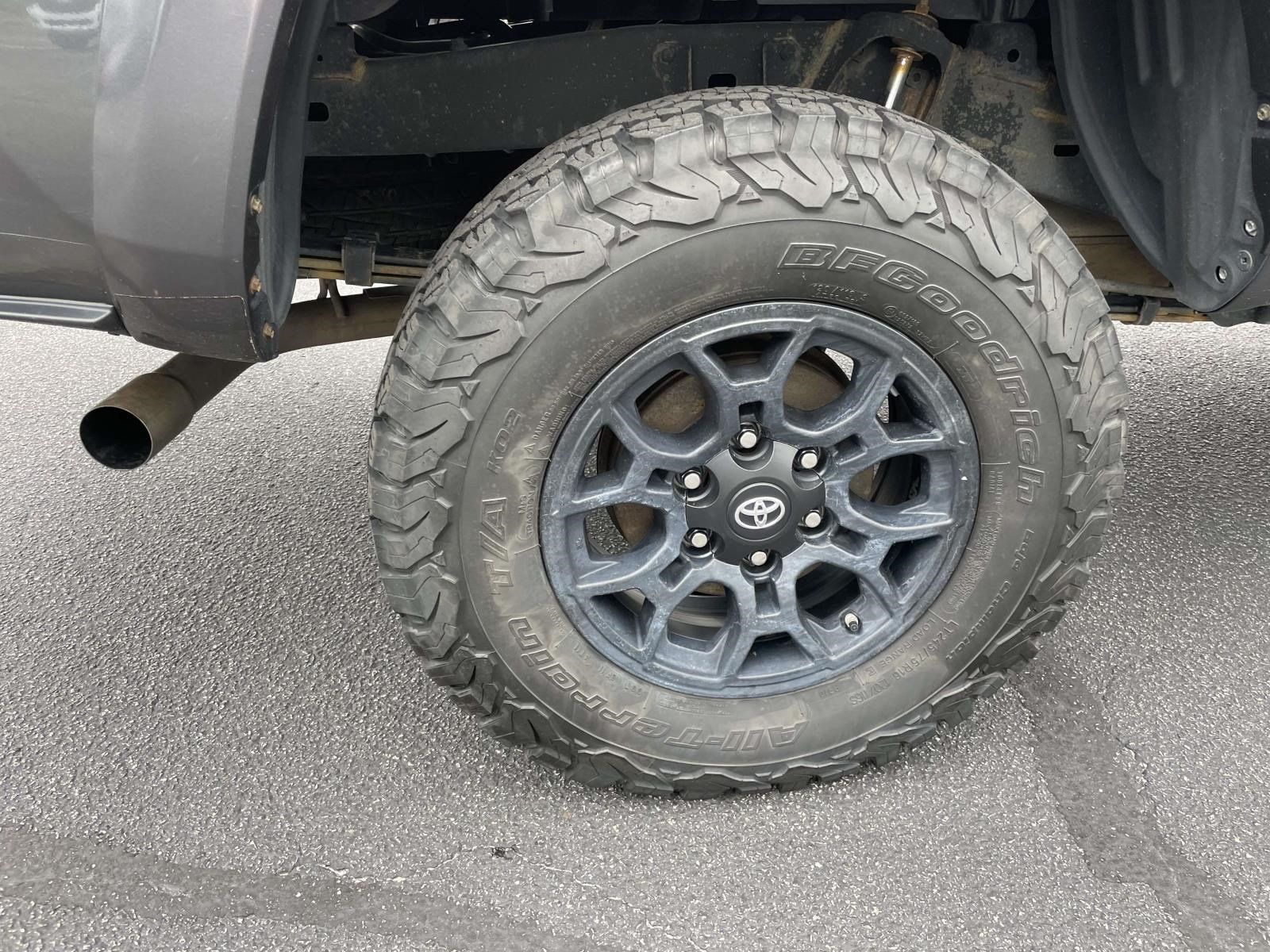Used 2019 Toyota Tacoma SR5 RWD image 7
