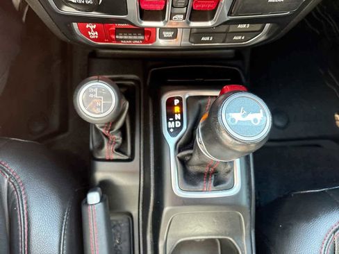 Used 2019 Jeep Wrangler Unlimited Rubicon image 24