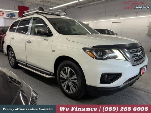 Used 2018 Nissan Pathfinder SV AWD/4WD image 5