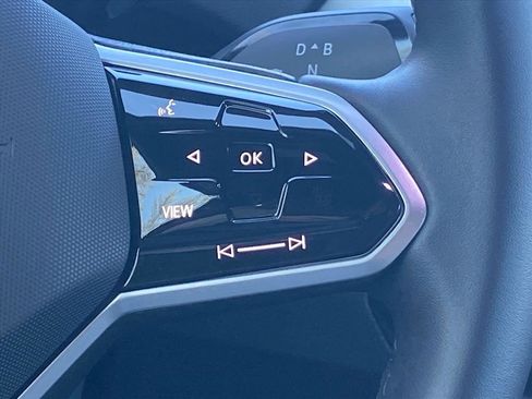 Certified 2025 Volkswagen ID.4 Pro image 8