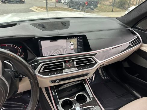 Used 2021 BMW X7 M50i w/ Executive Package image 21