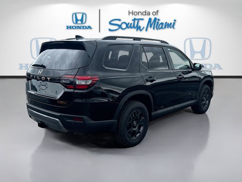 New 2026 Honda Pilot TrailSport image 7