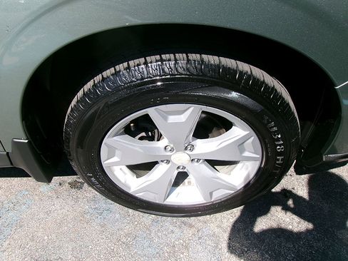 Used 2016 Subaru Forester 2.5i Premium image 7