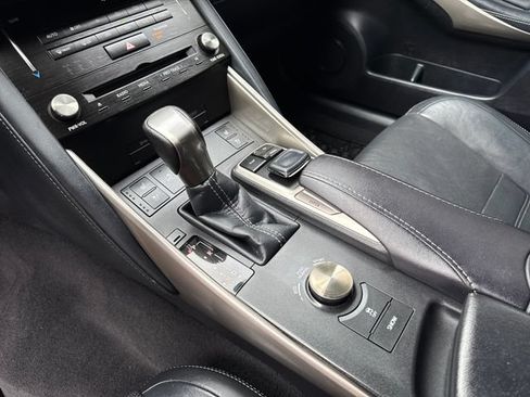 Used 2017 Lexus IS 300 AWD image 26