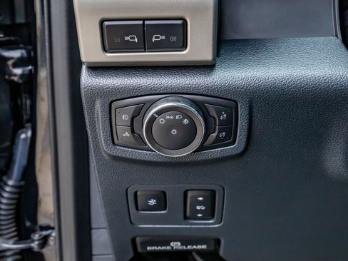 Used 2022 Ford F250 Lariat w/ Lariat Ultimate Package AWD/4WD image 21