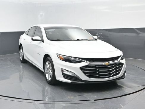 Used 2022 Chevrolet Malibu LT image 2