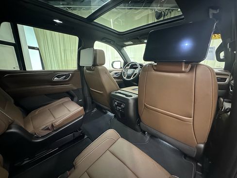 Certified 2024 Chevrolet Tahoe High Country w/ Advanced Technology Package image 20