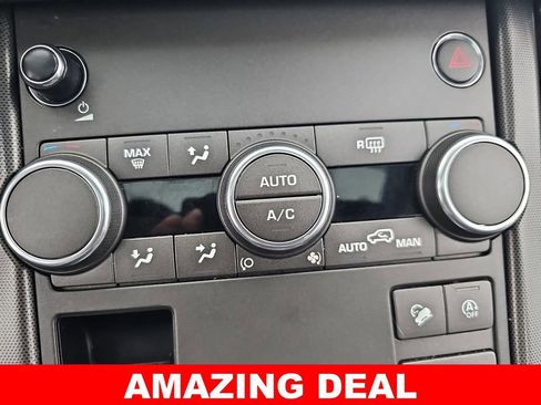 Used 2019 Land Rover Range Rover Evoque SE Premium image 21