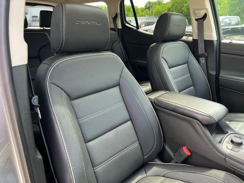 Used 2023 GMC Acadia Denali w/ Denali Ultimate Package AWD/4WD image 13