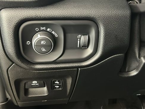 Used 2020 RAM 1500 Big Horn AWD/4WD image 24