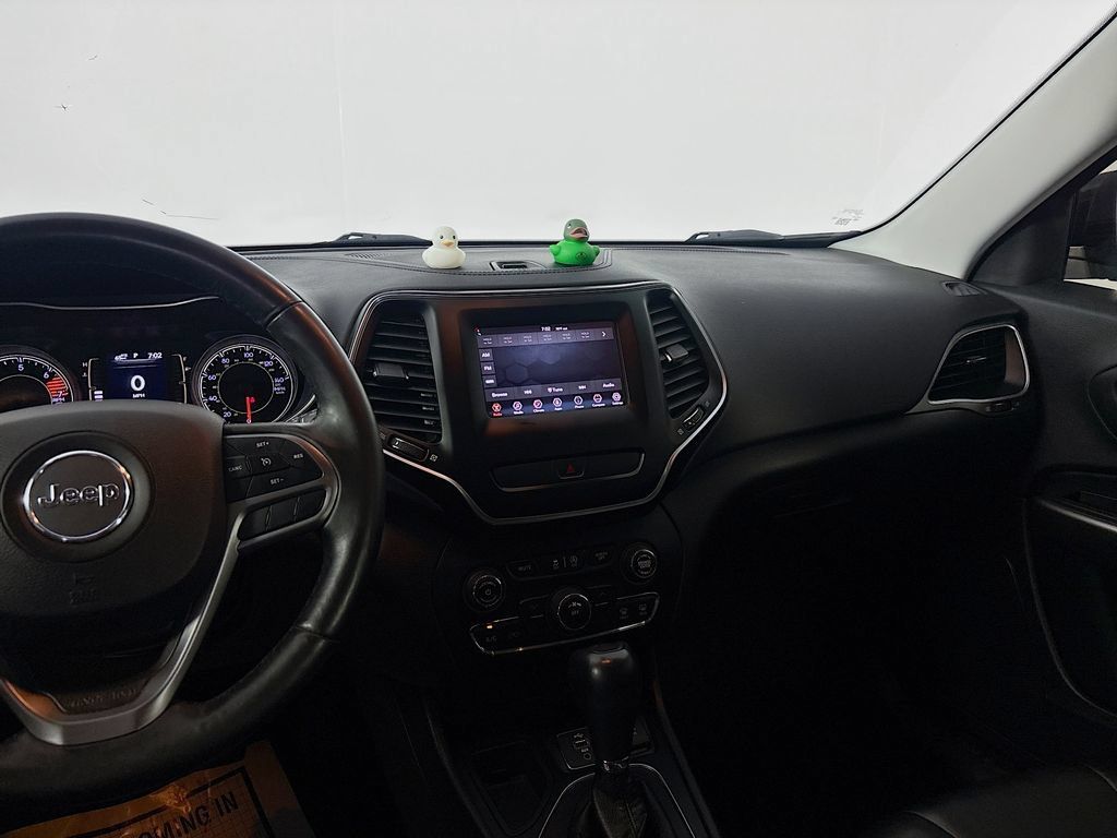 Used 2019 Jeep Cherokee Latitude Plus FWD image 22