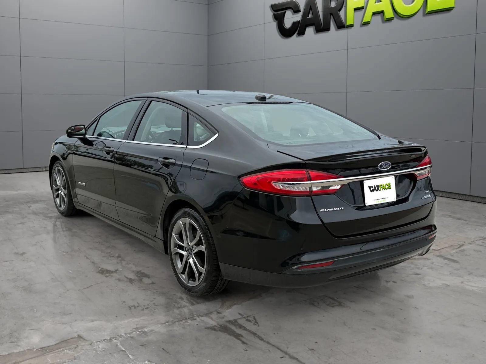 Used 2017 Ford Fusion SE w/ Equipment Group 601A FWD image 8