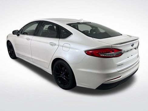 Used 2019 Ford Fusion SE w/ Equipment Group 151A FWD image 5