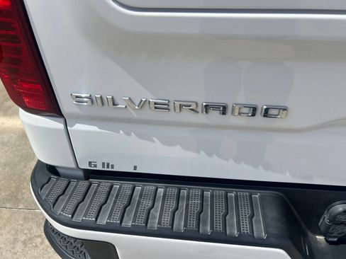 Used 2022 Chevrolet Silverado 1500 Custom RWD image 12