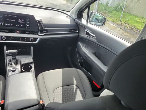 Used 2025 Kia Sportage LX FWD image 22