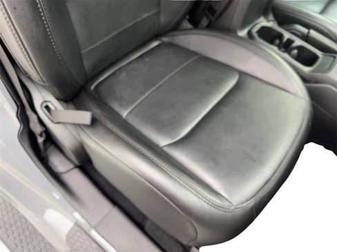 Used 2023 Jeep Wrangler Altitude image 45