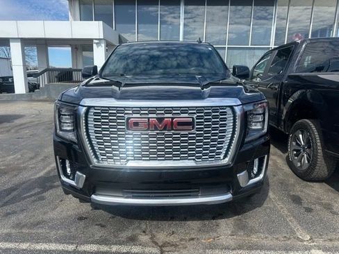 Used 2024 GMC Yukon Denali w/ Advanced Technology Package image 3