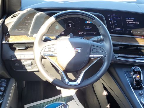 Certified 2024 Cadillac Escalade Premium Luxury Platinum image 8