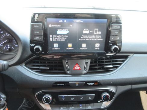 Used 2018 Hyundai Elantra GT FWD image 29