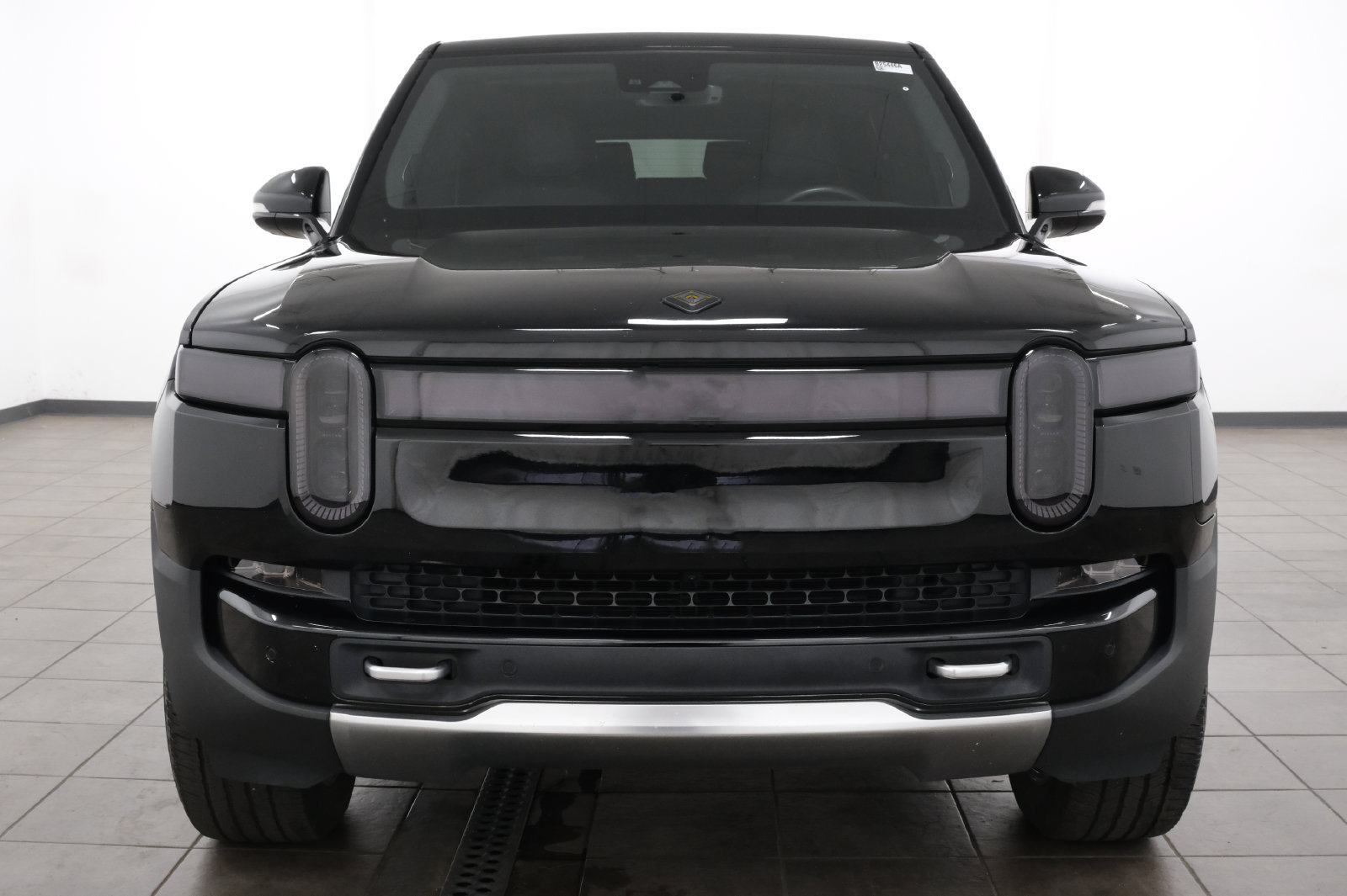 Used 2023 Rivian R1S Adventure Quad AWD/4WD image 9
